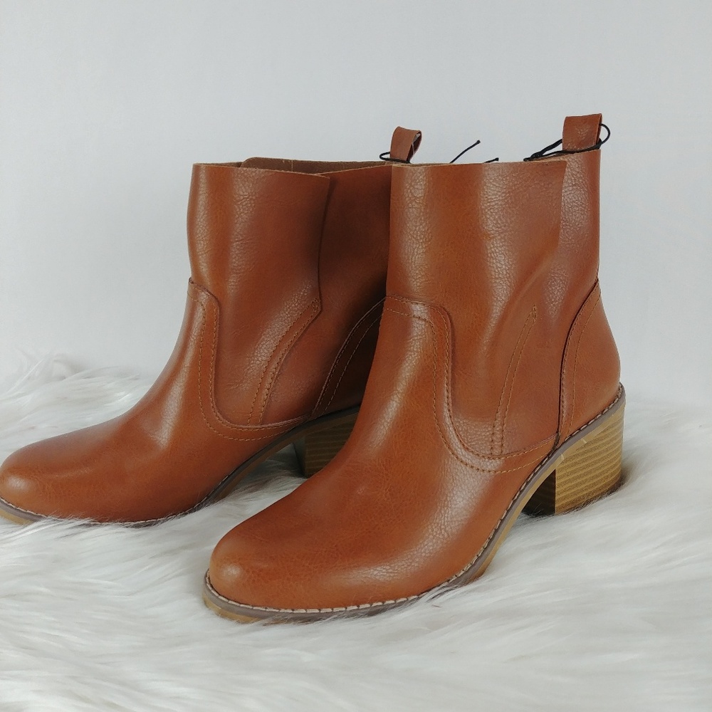 Mossimo Janna Slip On Ankle Booties Tan